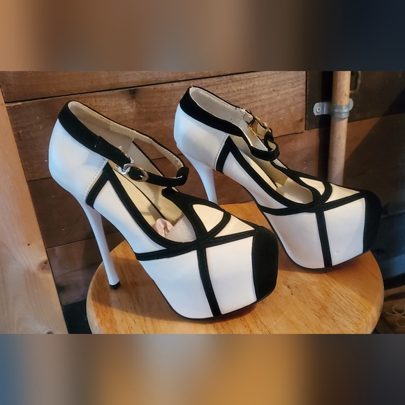 Shoes - Elegant Brand New Black and White Women's Heels
